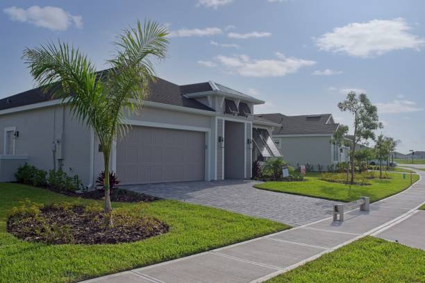 Best Professional Driveway Pavers  in Bettendorf, IA